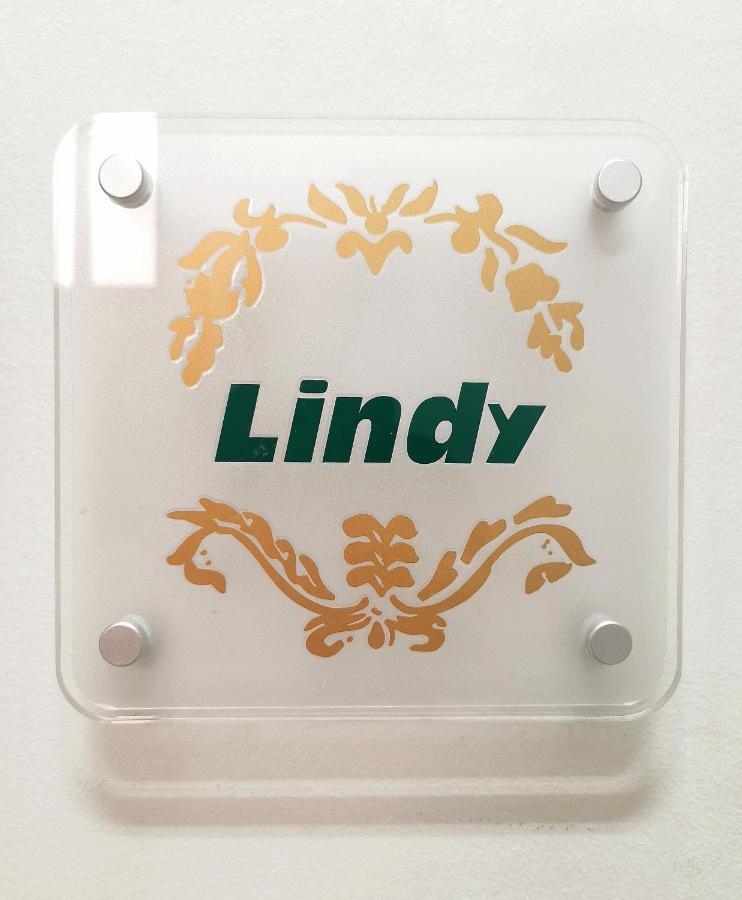 Lindy V Apartment Athena Bagian luar foto