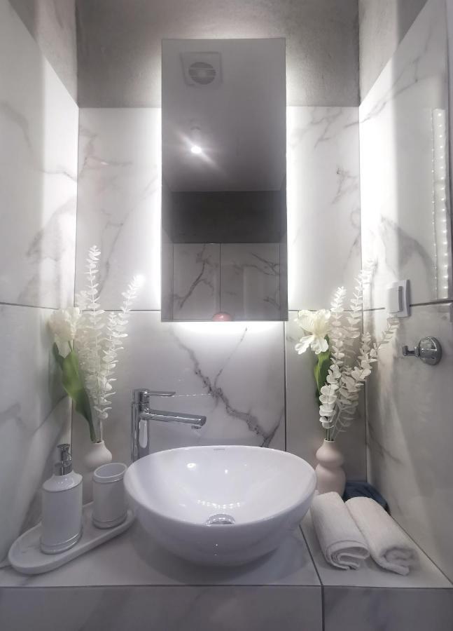 Lindy V Apartment Athena Bagian luar foto