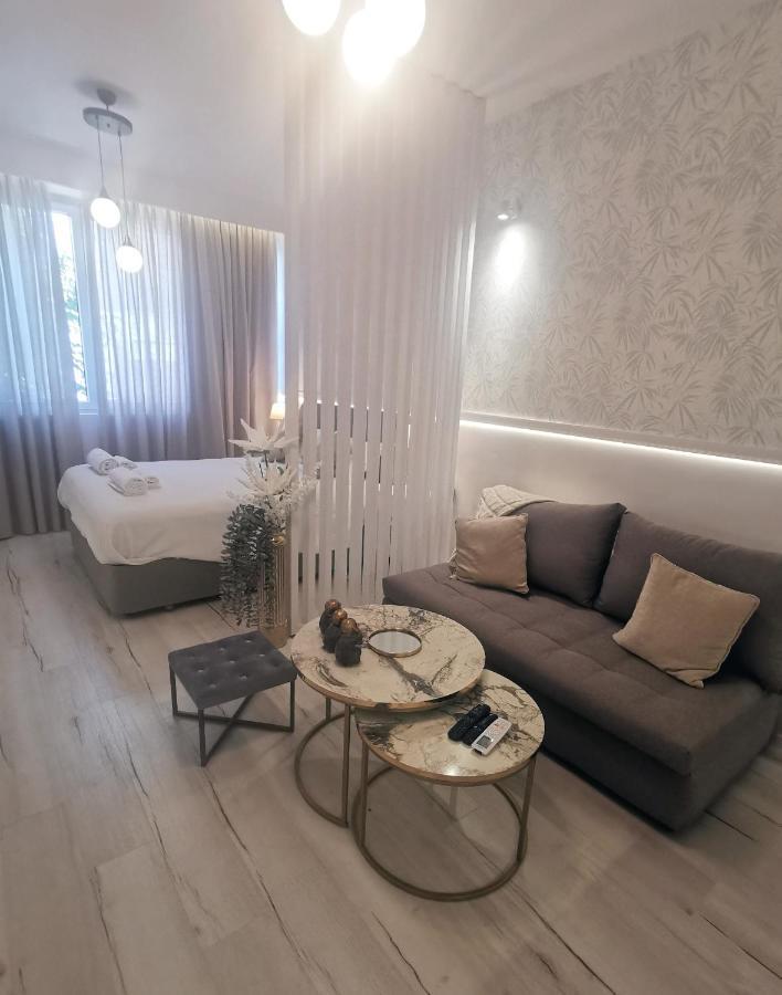 Lindy V Apartment Athena Bagian luar foto